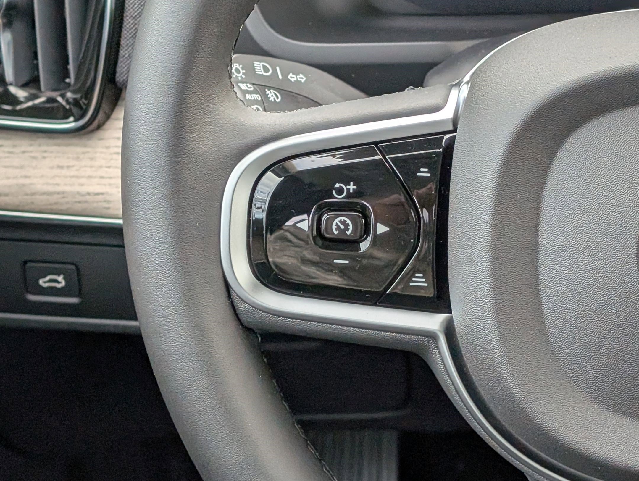 New 2026 Volvo XC90 B6 Plus w/ Protection Package Premier image 16