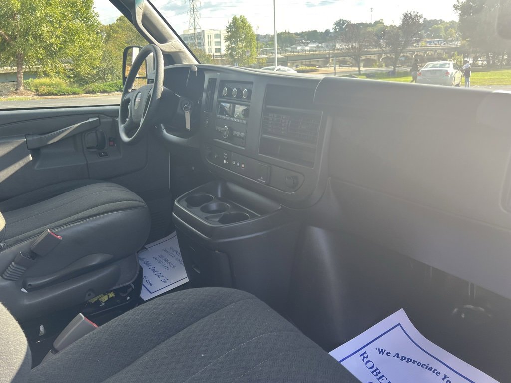 Used 2024 GMC Savana 2500 w/ Driver Convenience Package image 7