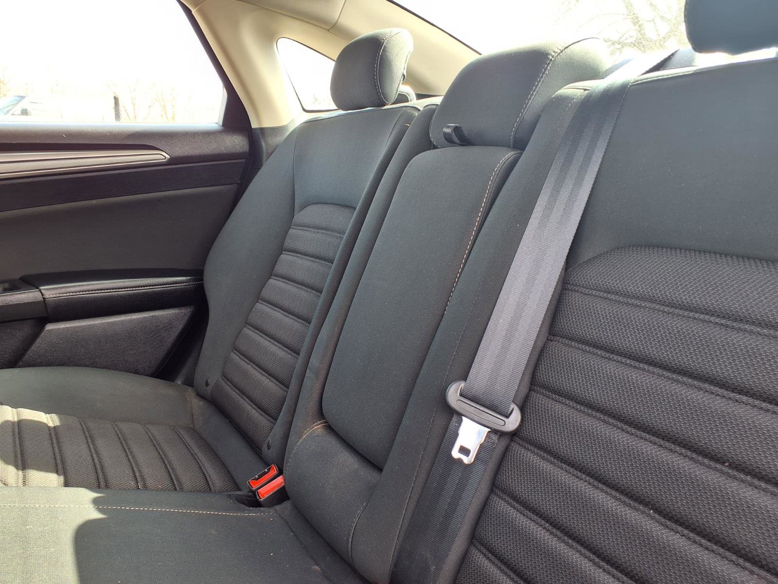 Used 2019 Ford Fusion SE image 6