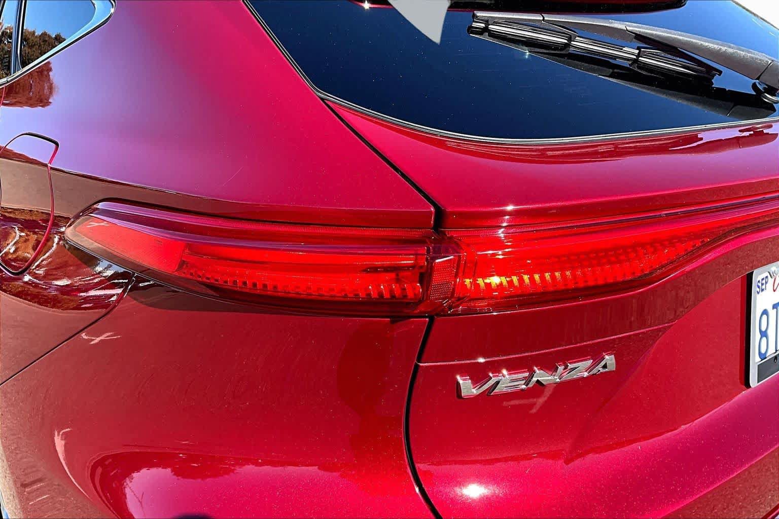 Used 2021 Toyota Venza Limited w/ Advanced Technology Package AWD/4WD image 28