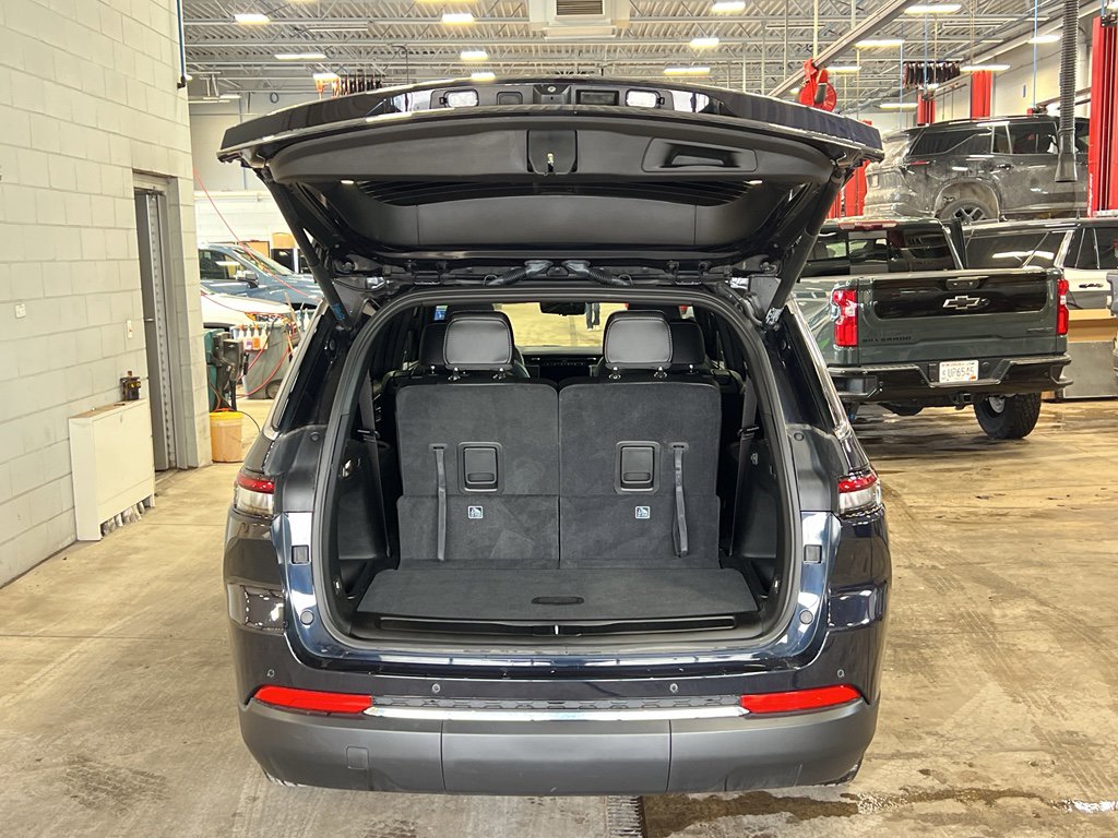 Used 2024 Jeep Grand Cherokee L Limited w/ Luxury Tech Group II image 40