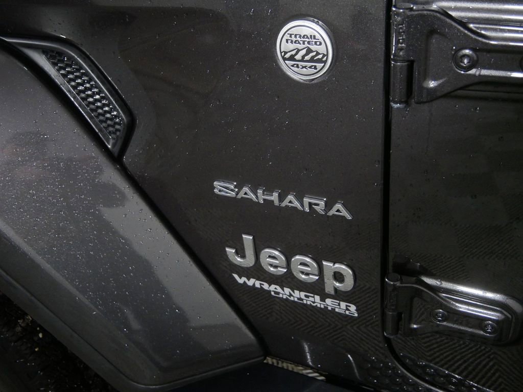 Used 2021 Jeep Wrangler Unlimited Sahara w/ Uconnect 4C Nav & Sound Group image 16