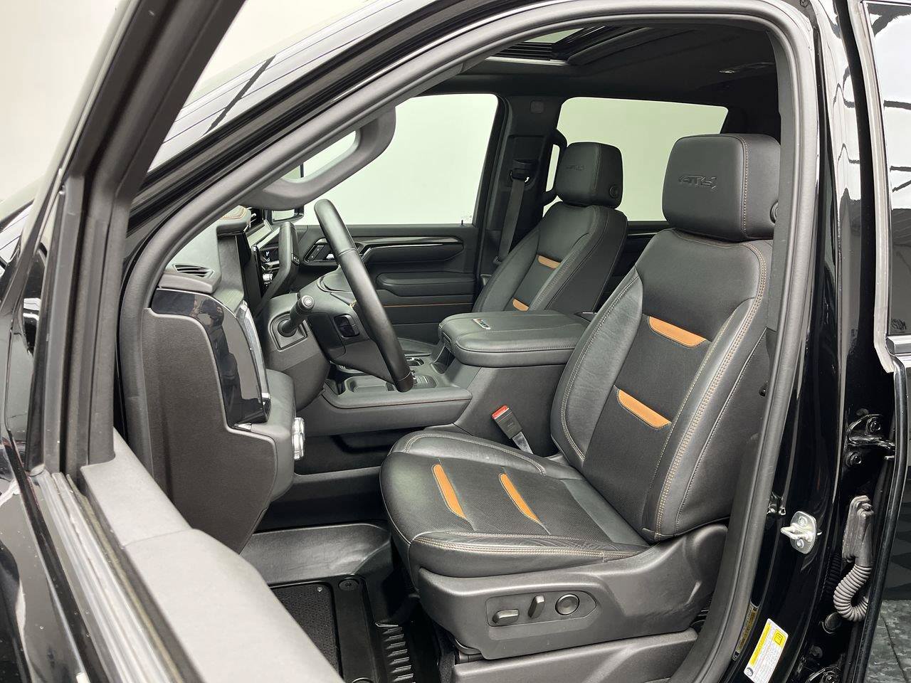 Certified 2025 GMC Sierra 2500 AT4 w/ AT4 Premium Plus Package AWD/4WD image 12