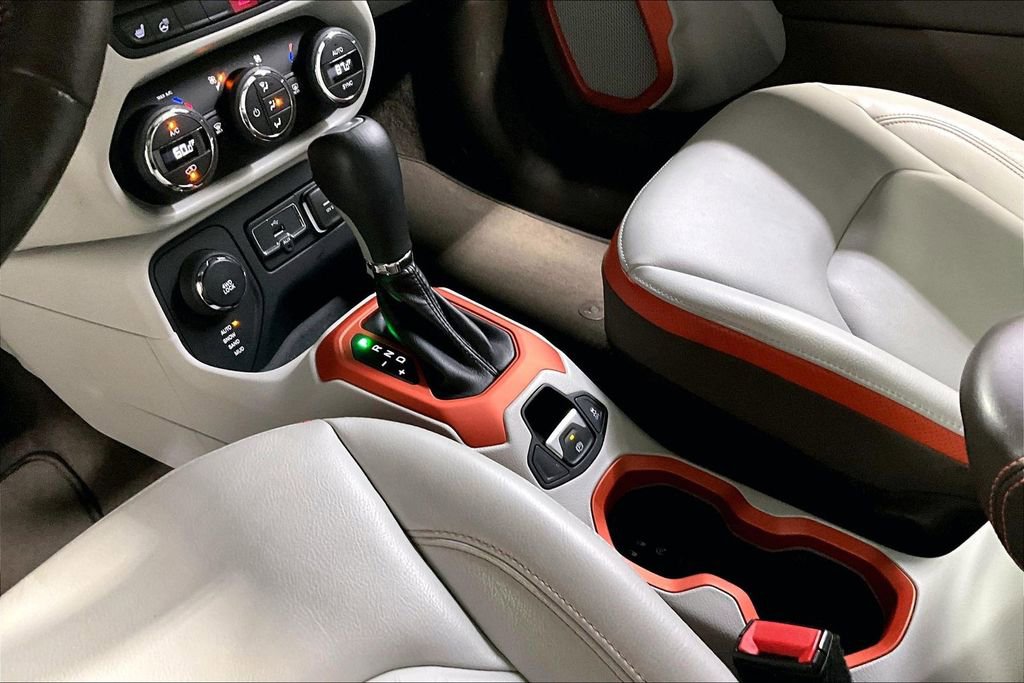 Used 2015 Jeep Renegade Limited AWD/4WD image 18