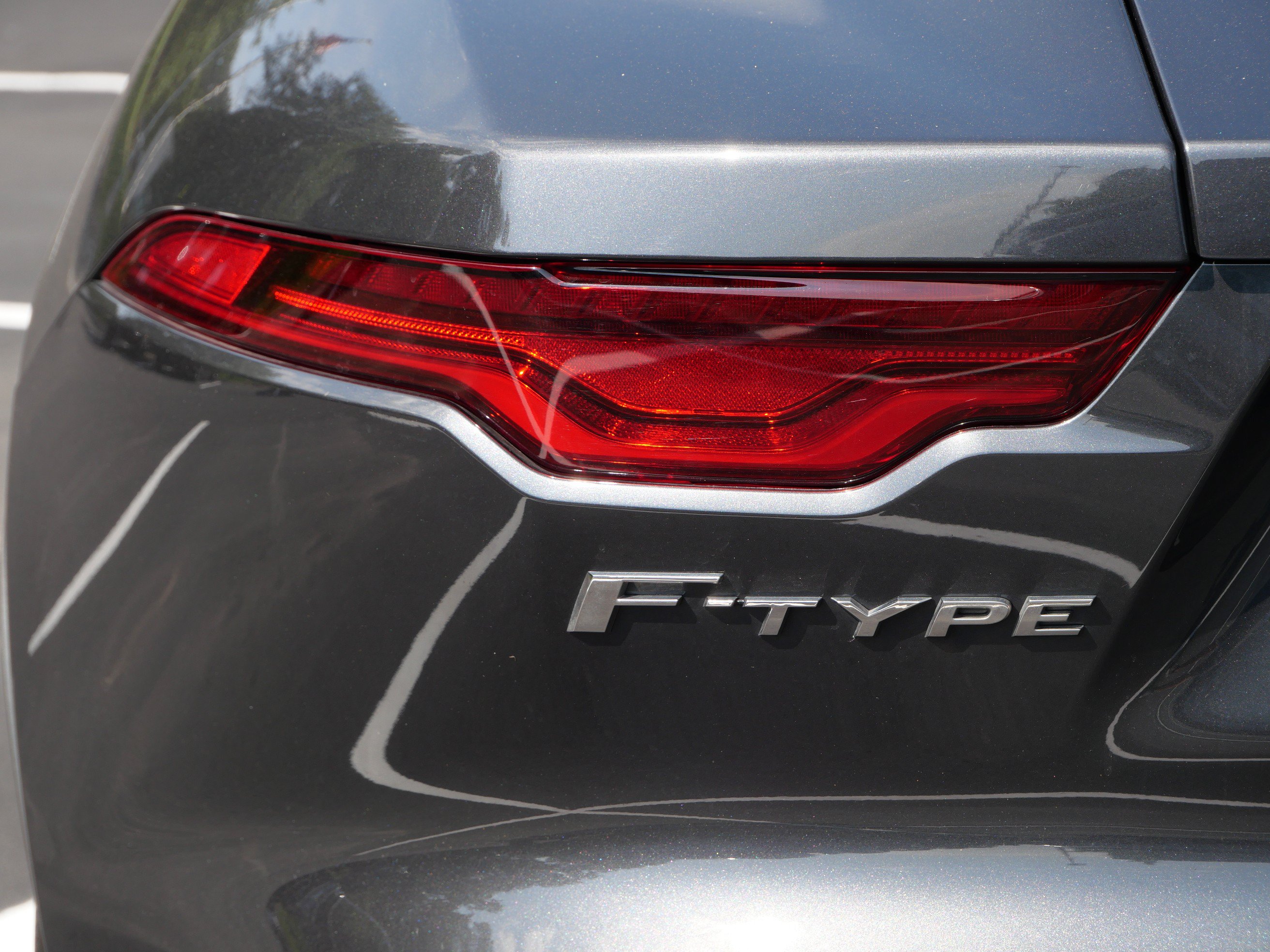 Certified 2023 Jaguar F-TYPE R-Dynamic AWD/4WD image 11