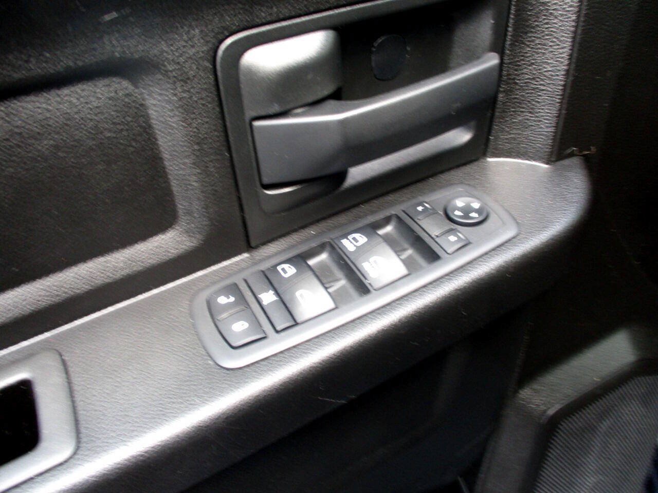 Used 2019 RAM 1500 ST w/ SXT Plus Group AWD/4WD image 5