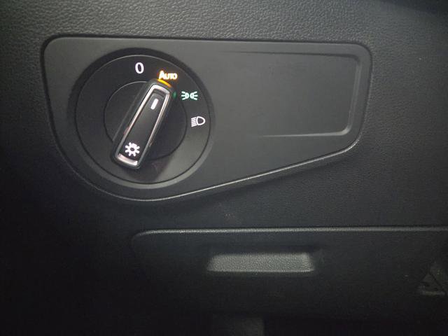 Used 2020 Volkswagen Tiguan SE w/ Panoramic Sunroof Package image 24