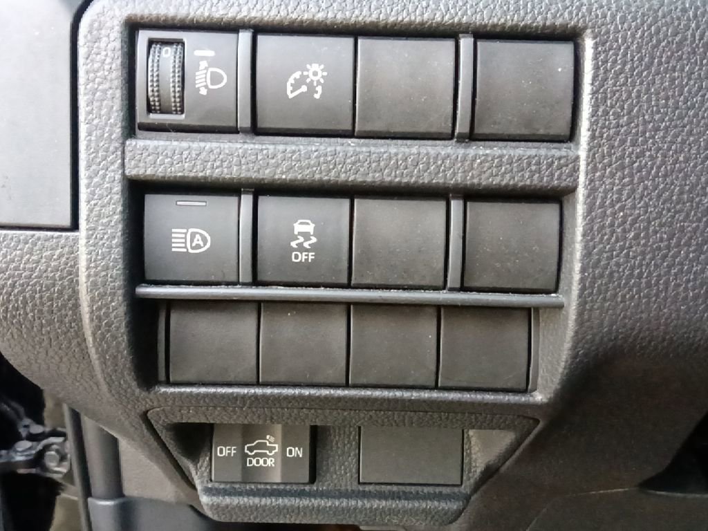 Used 2024 Toyota Tacoma SR image 17