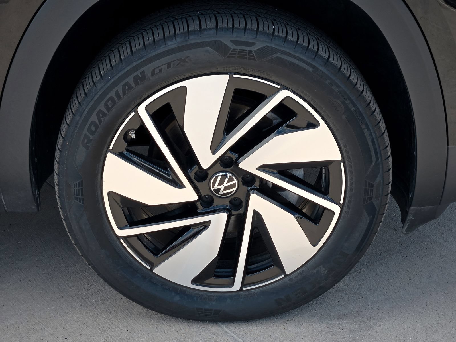 Used 2024 Volkswagen Atlas SE FWD image 7