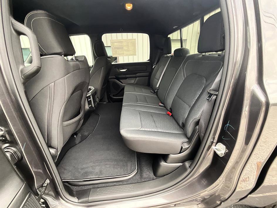 New 2026 RAM 1500 Express AWD/4WD image 28
