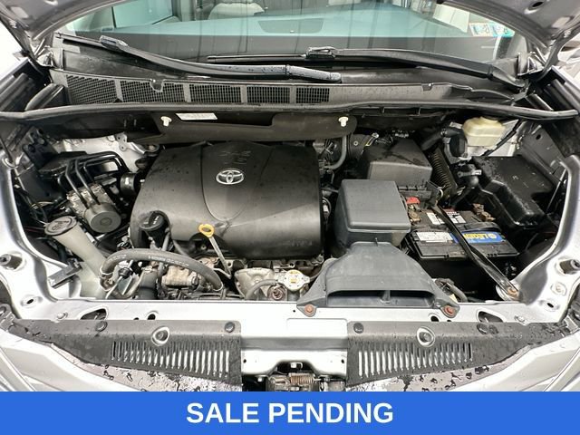 Used 2017 Toyota Sienna XLE Premium FWD image 30