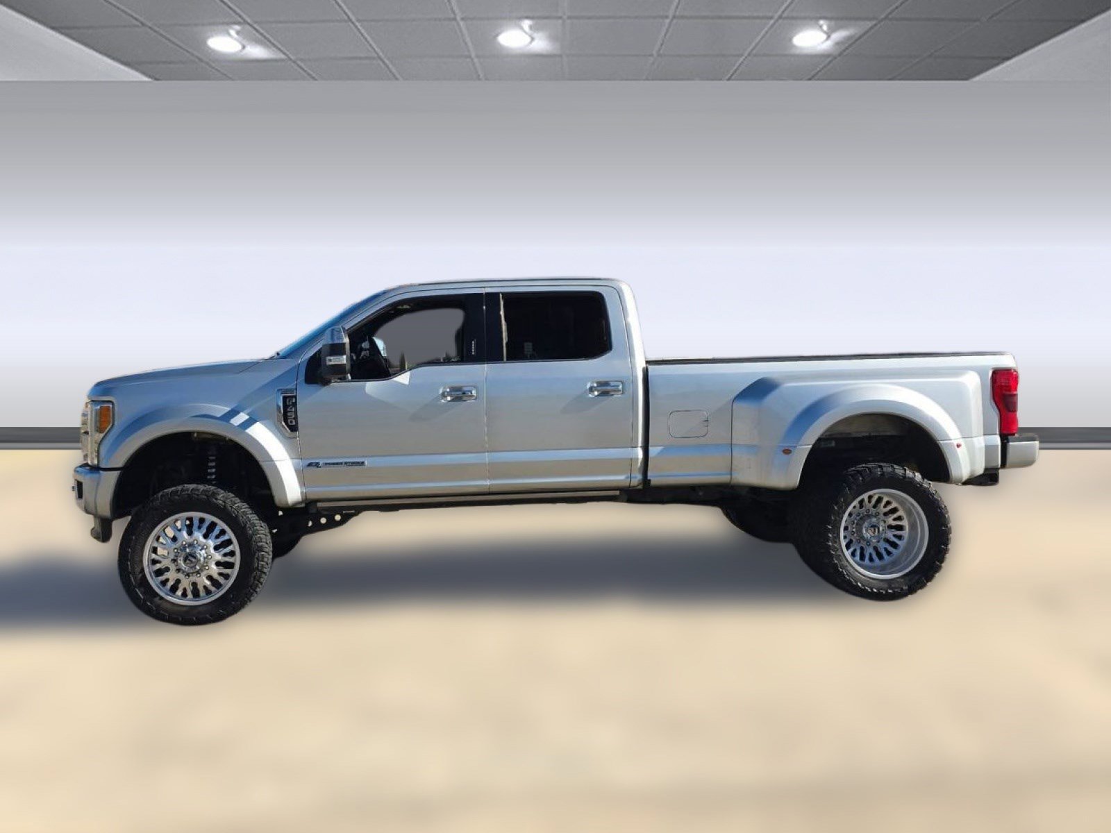 Used 2017 Ford F450 Platinum w/ Platinum Ultimate Package image 2