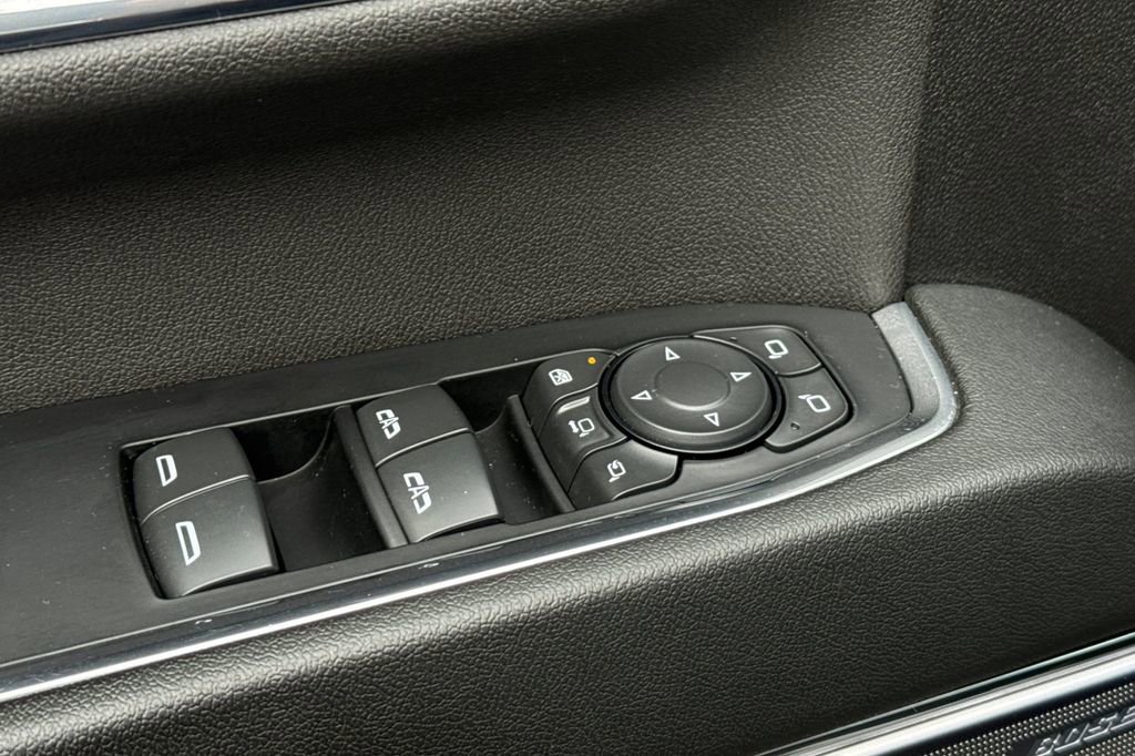 Certified 2024 Chevrolet Silverado 3500 High Country AWD/4WD image 12