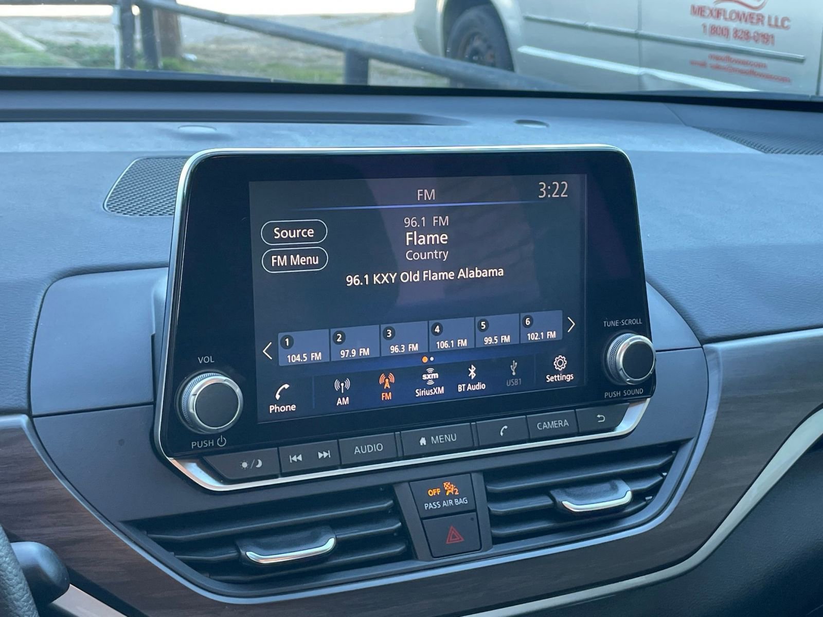 Used 2025 Nissan Altima 2.5 SV image 21