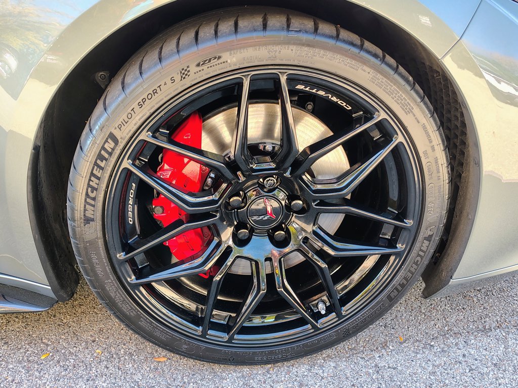 Used 2024 Chevrolet Corvette Z06 RWD image 12