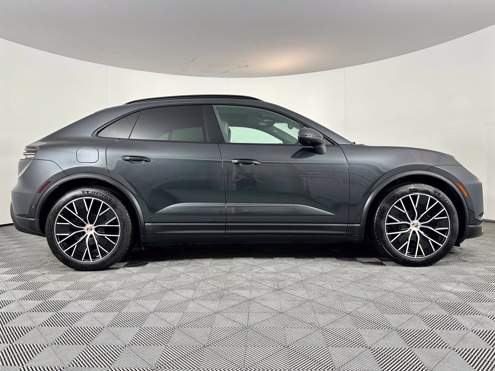 Used 2024 Porsche Macan 4 Electric AWD/4WD image 24