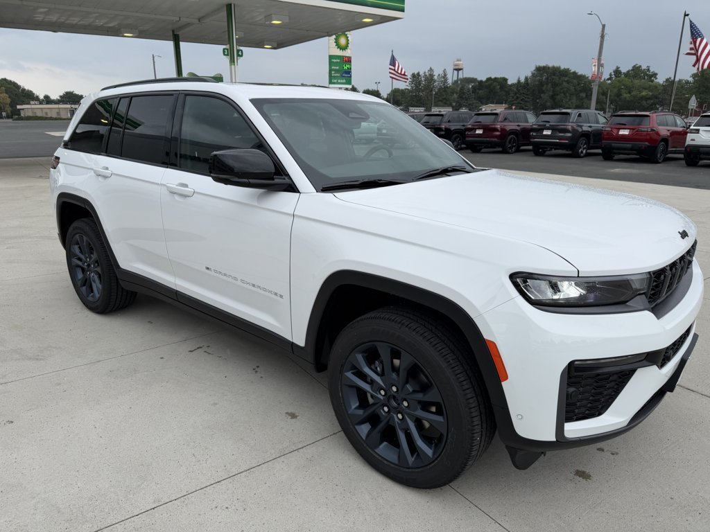 New 2026 Jeep Grand Cherokee Limited AWD/4WD image 1