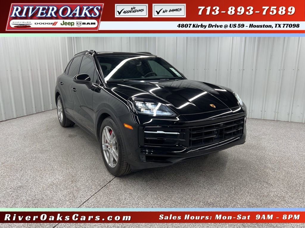 Used 2024 Porsche Cayenne S image 1