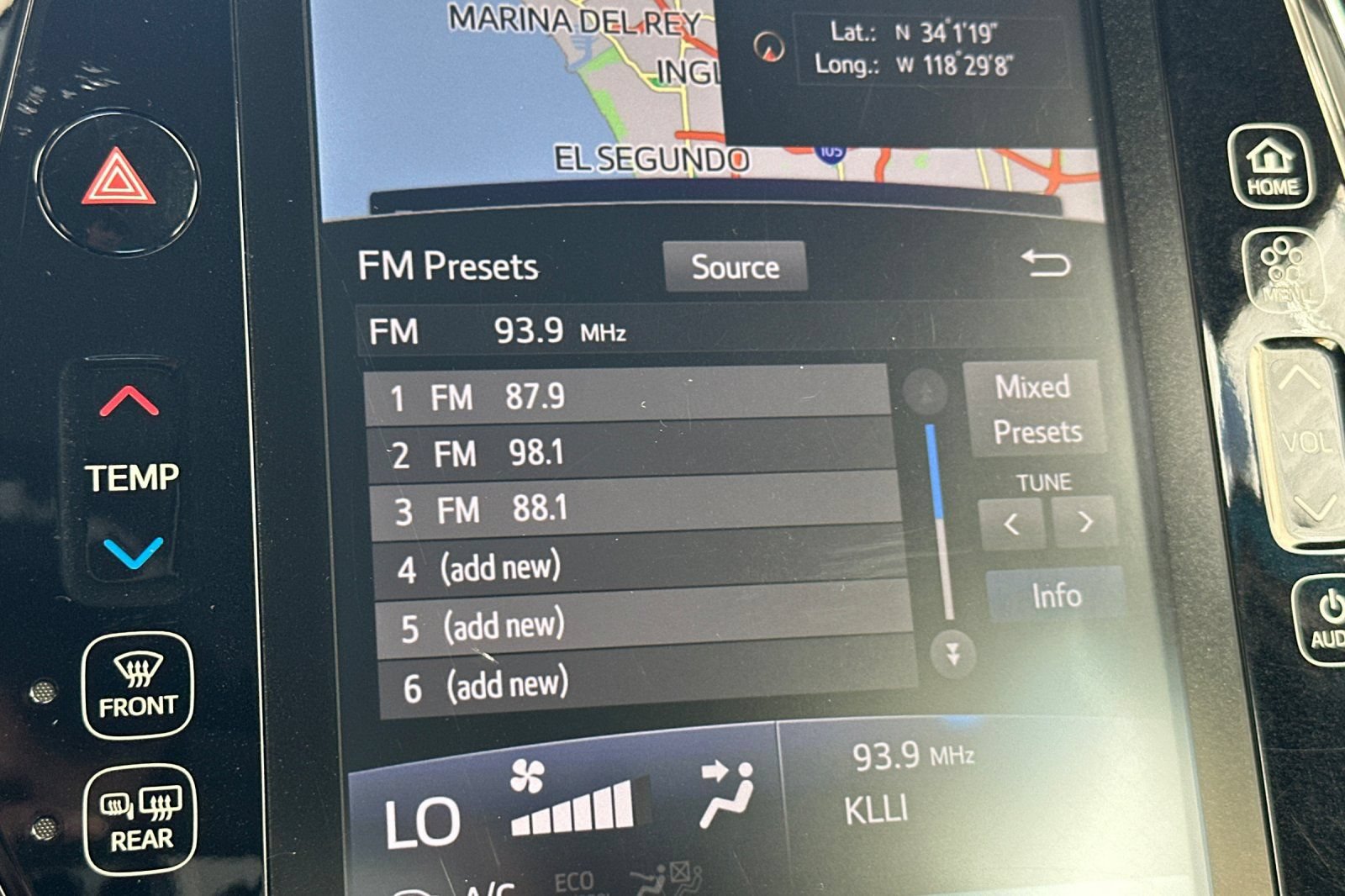 Used 2021 Toyota Prius Prime Limited w/ Carpet Mat Package (TMS) FWD image 19