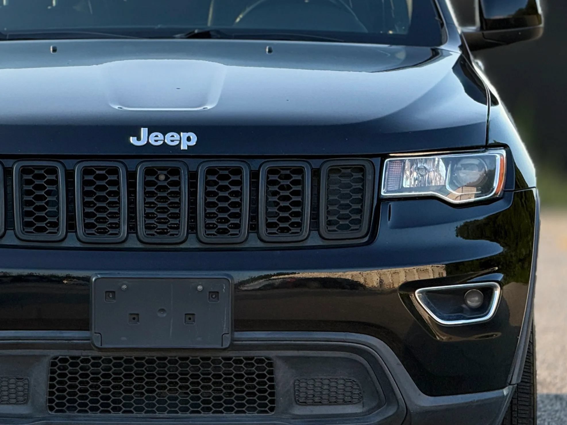 Used 2017 Jeep Grand Cherokee Laredo w/ Quick Order Package 23E AWD/4WD image 12