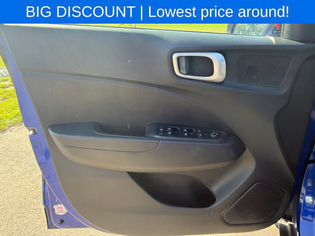 Used 2025 Hyundai Venue SEL FWD image 20
