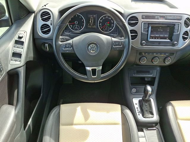 Used 2016 Volkswagen Tiguan S image 3