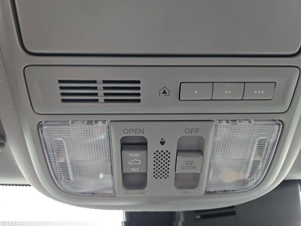 Used 2018 Honda Pilot Touring image 41