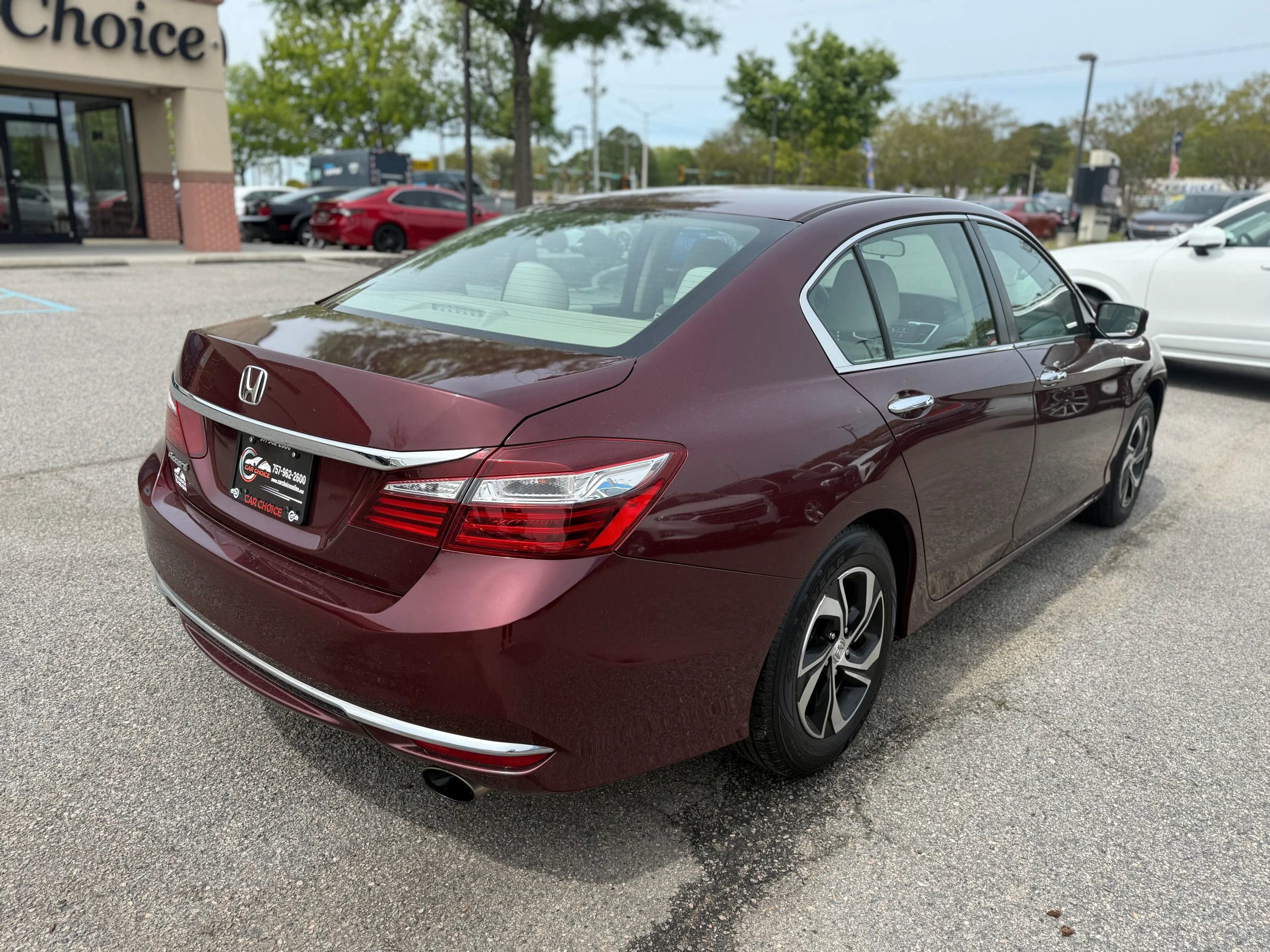 Used 2017 Honda Accord LX image 7