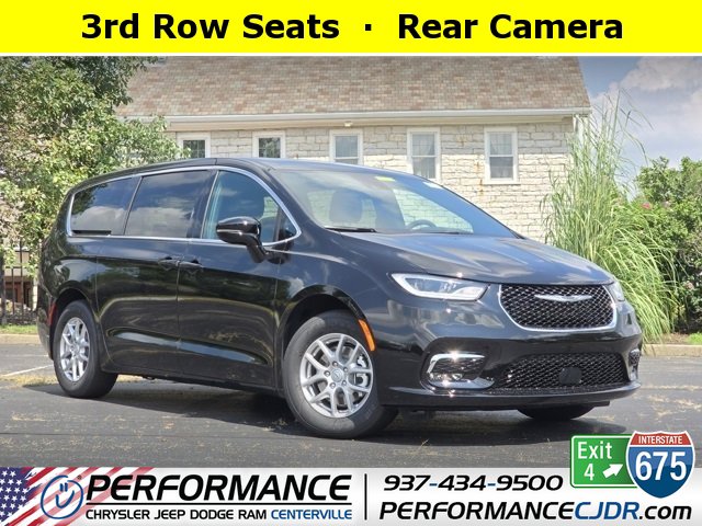 New 2026 Chrysler Pacifica Select image 1