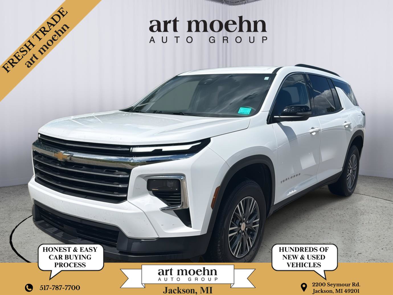 Used 2025 Chevrolet Traverse LT FWD image 1