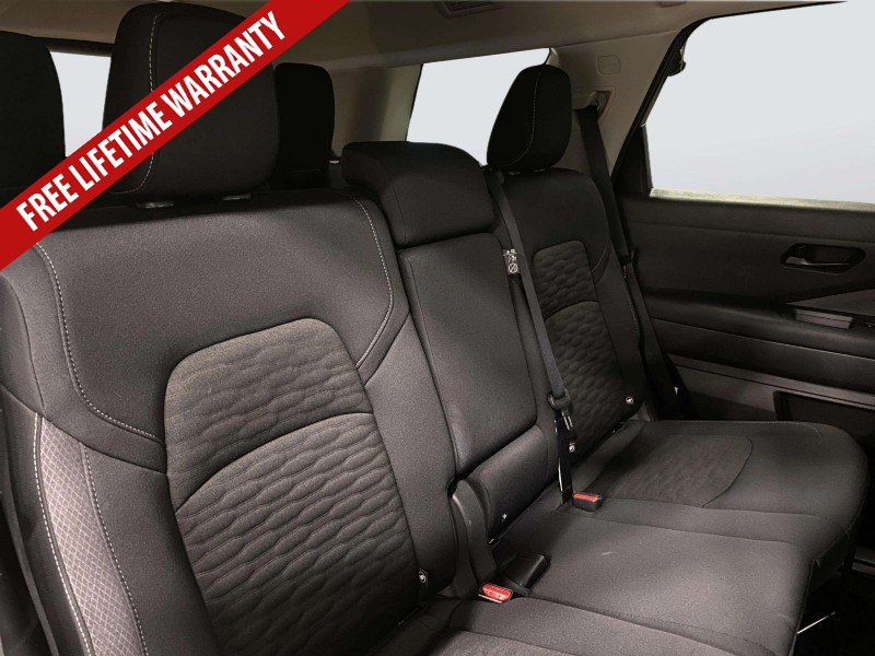 Used 2025 Nissan Pathfinder SV FWD image 32
