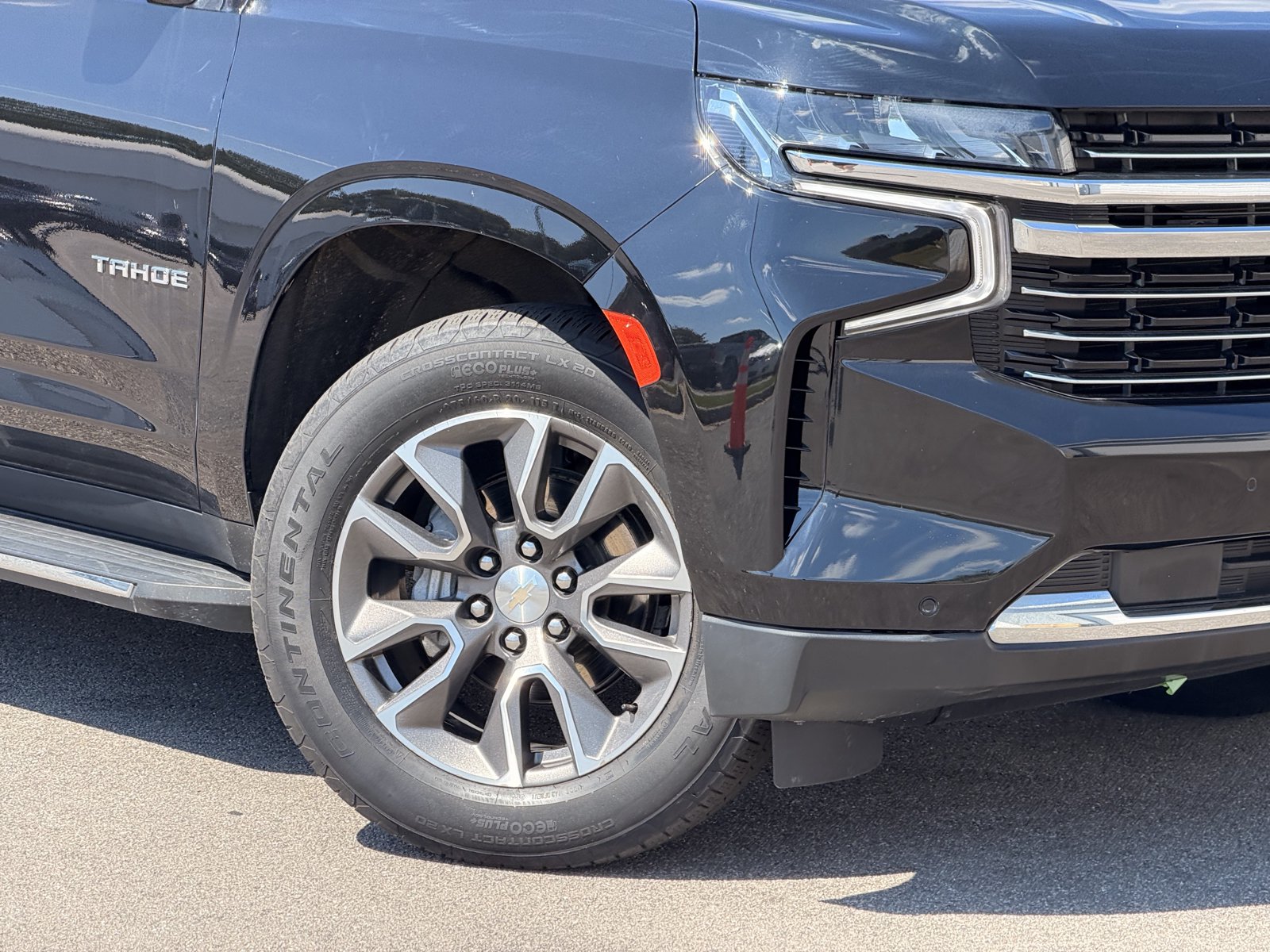 Used 2023 Chevrolet Tahoe LT AWD/4WD image 3