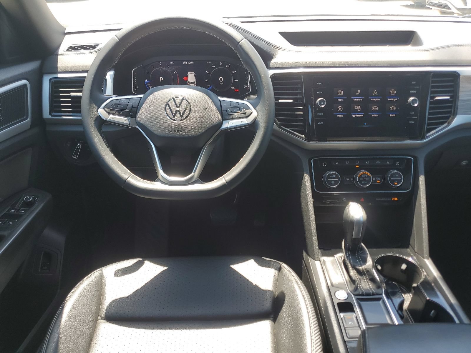 Used 2023 Volkswagen Atlas Cross Sport SE FWD image 22
