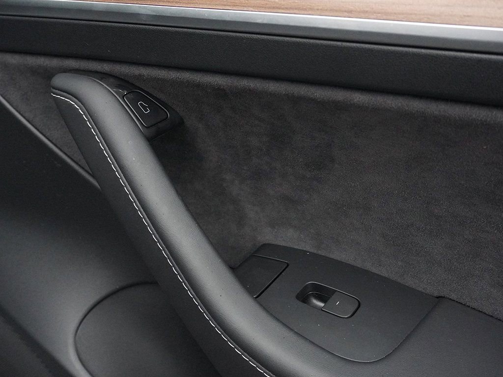 Used 2023 Tesla Model 3 Standard Range image 40