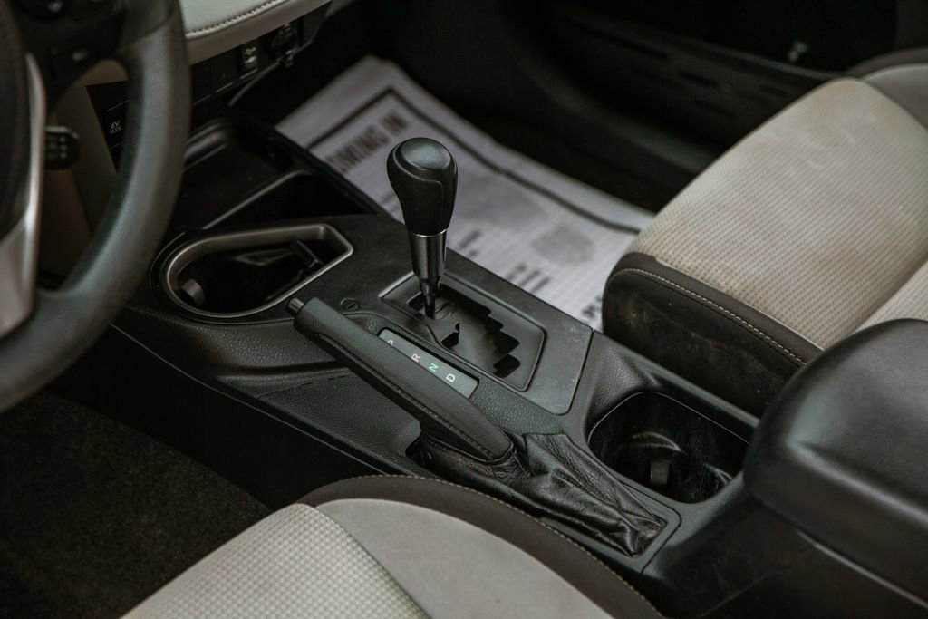 Used 2018 Toyota RAV4 LE image 14