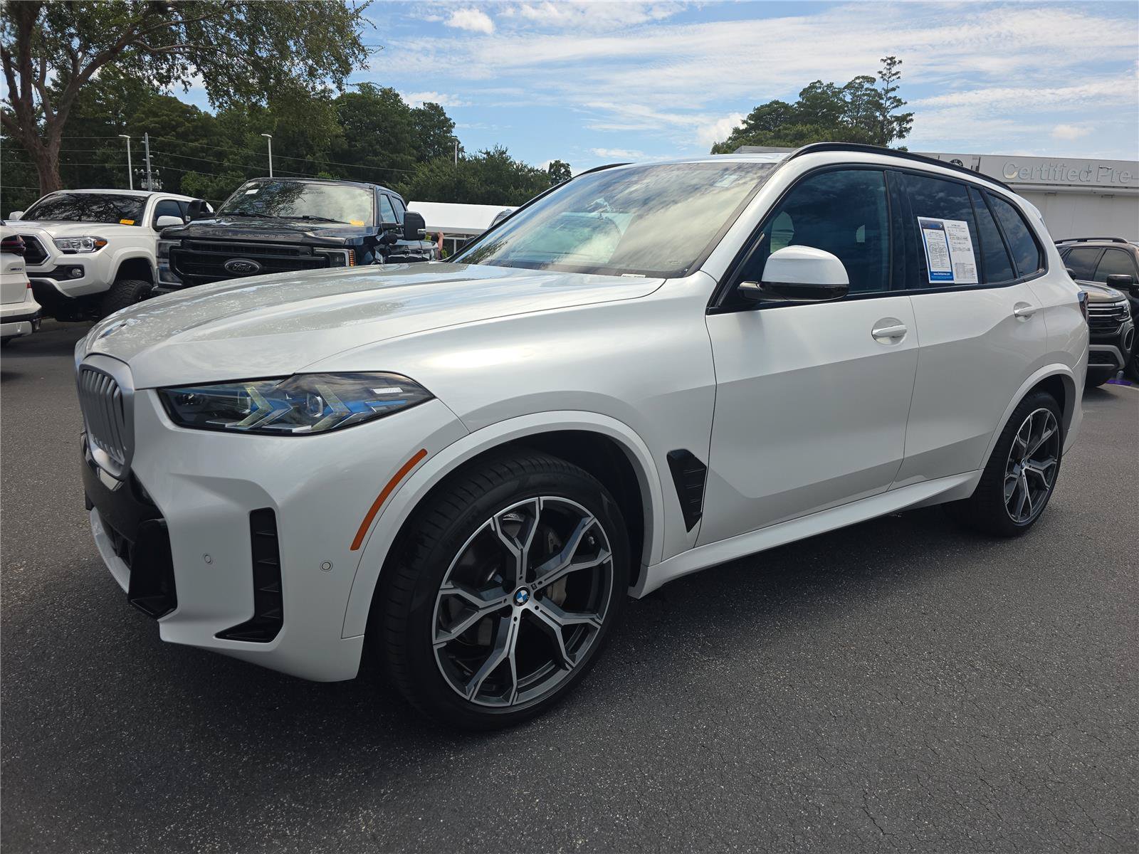 Certified 2024 BMW X5 xDrive40i w/ M Sport Package AWD/4WD image 7