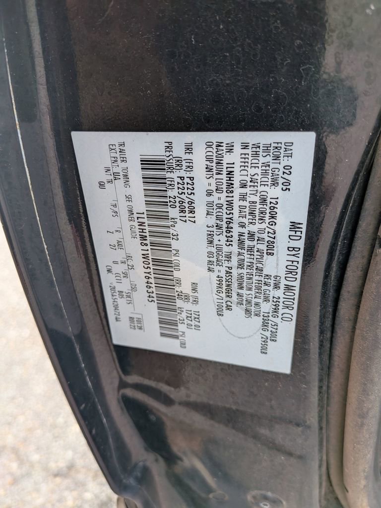 Used 2005 Lincoln Town Car Signature image 29