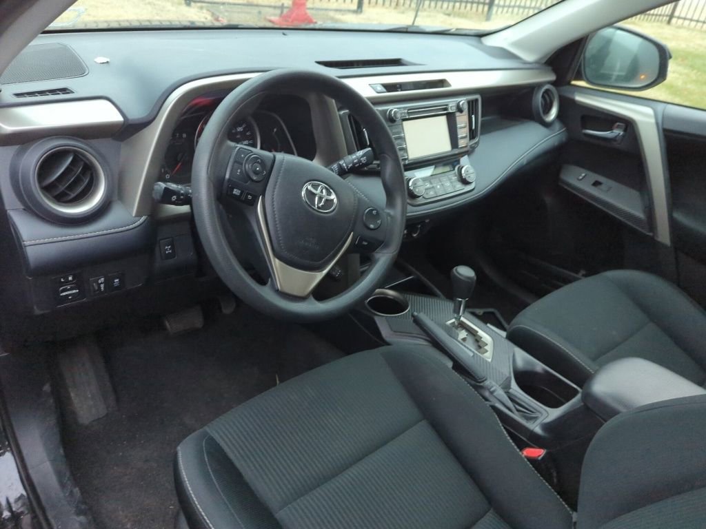 Used 2014 Toyota RAV4 XLE image 8