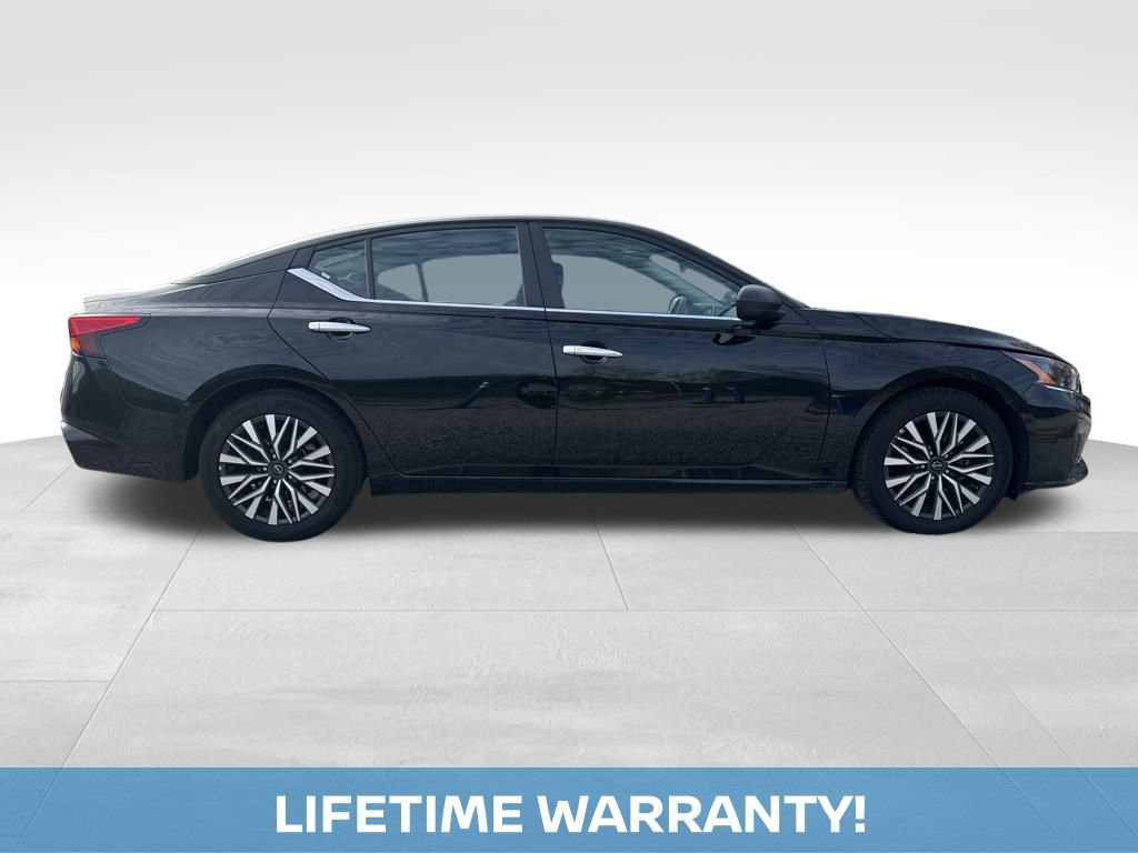 Used 2025 Nissan Altima 2.5 SV image 15