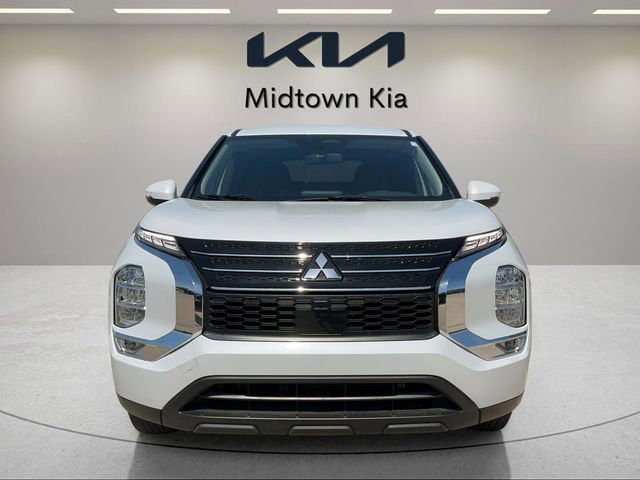 Used 2024 Mitsubishi Outlander ES image 8