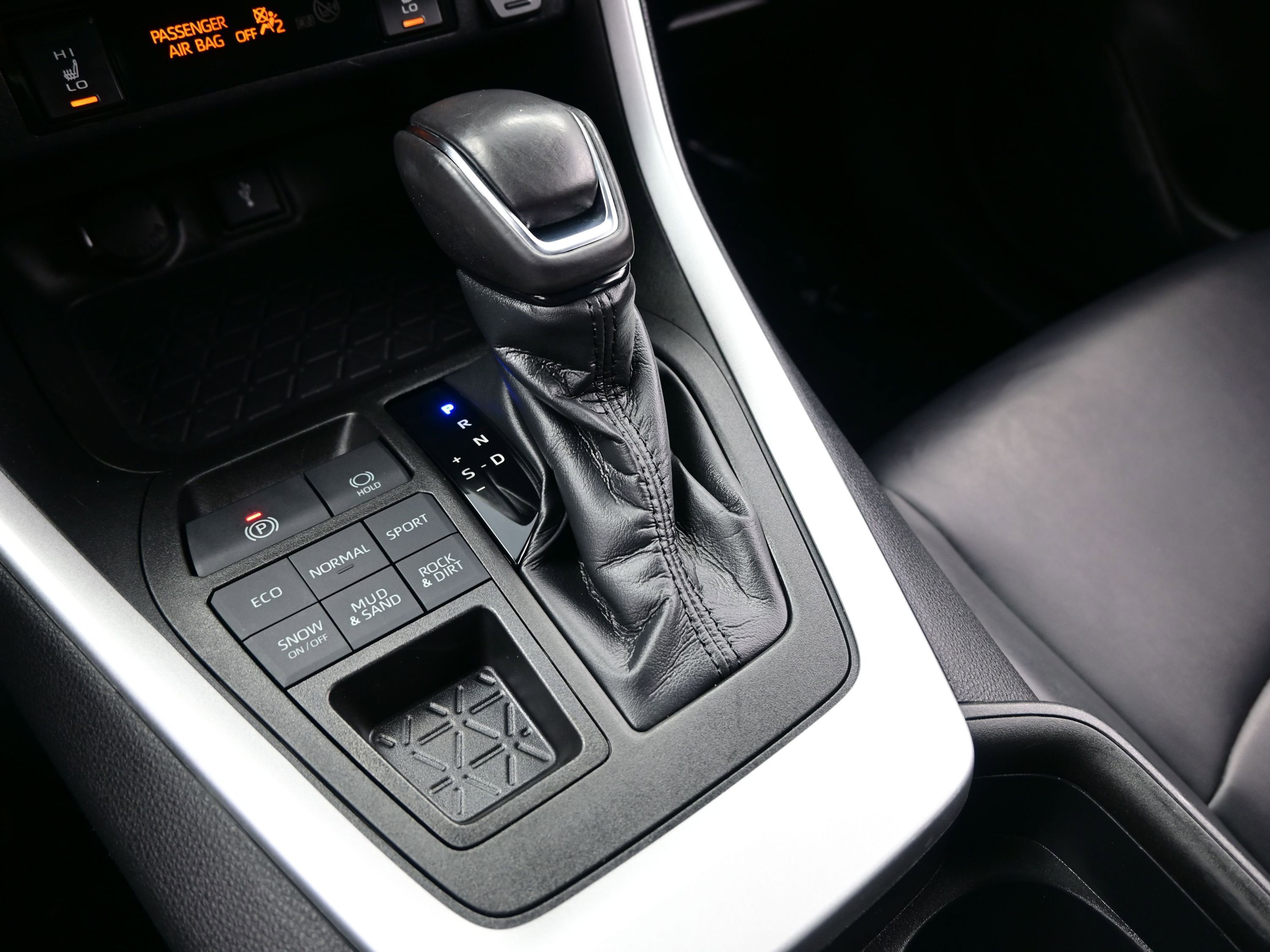 Used 2020 Toyota RAV4 XLE Premium image 22