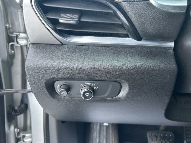 Used 2019 Chevrolet Traverse LS image 18