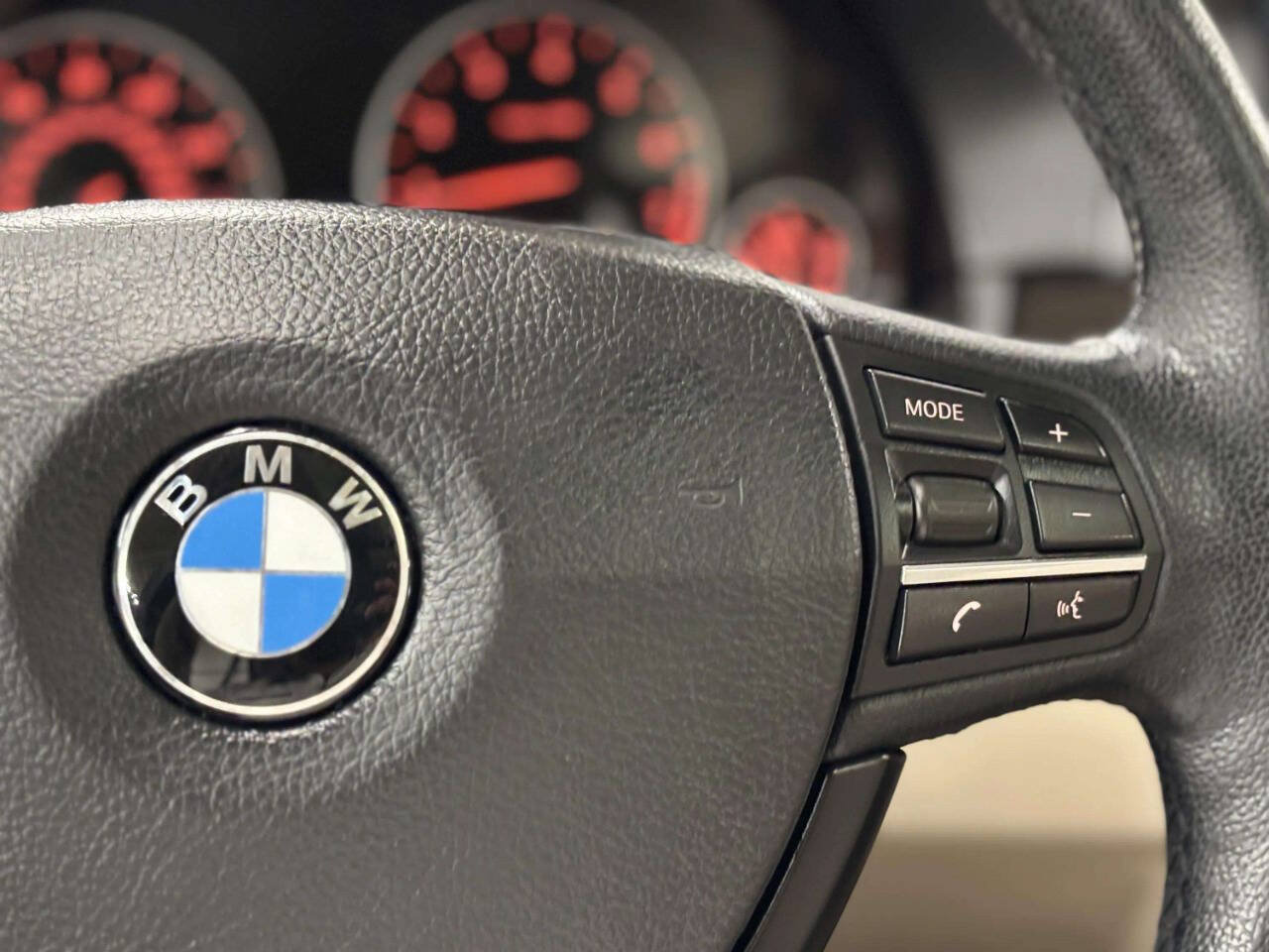 Used 2012 BMW 528i xDrive Sedan AWD/4WD image 34