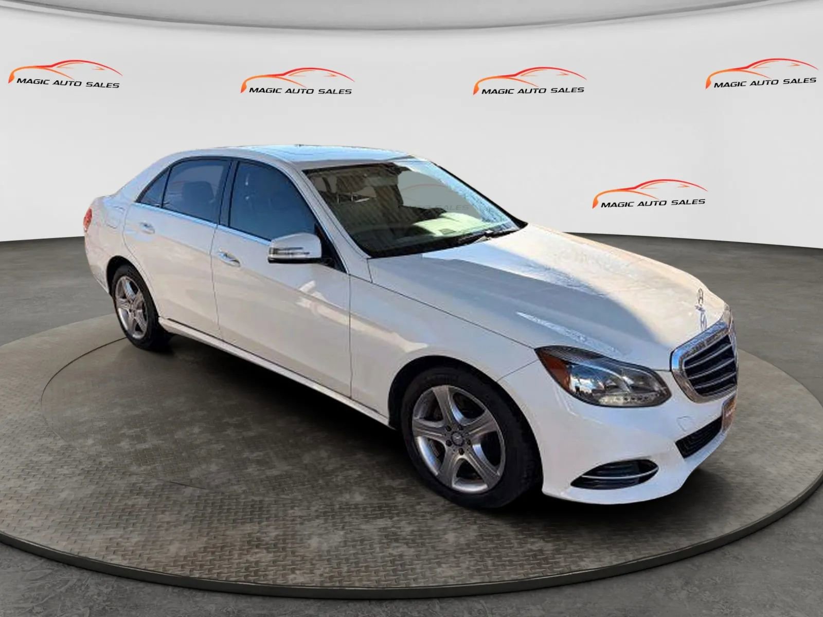 Used 2015 Mercedes-Benz E 350 4MATIC Sedan image 5