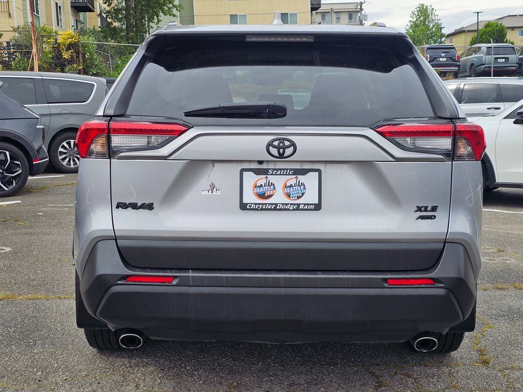 Used 2022 Toyota RAV4 XLE w/ XLE Grade Weather Package AWD/4WD image 7
