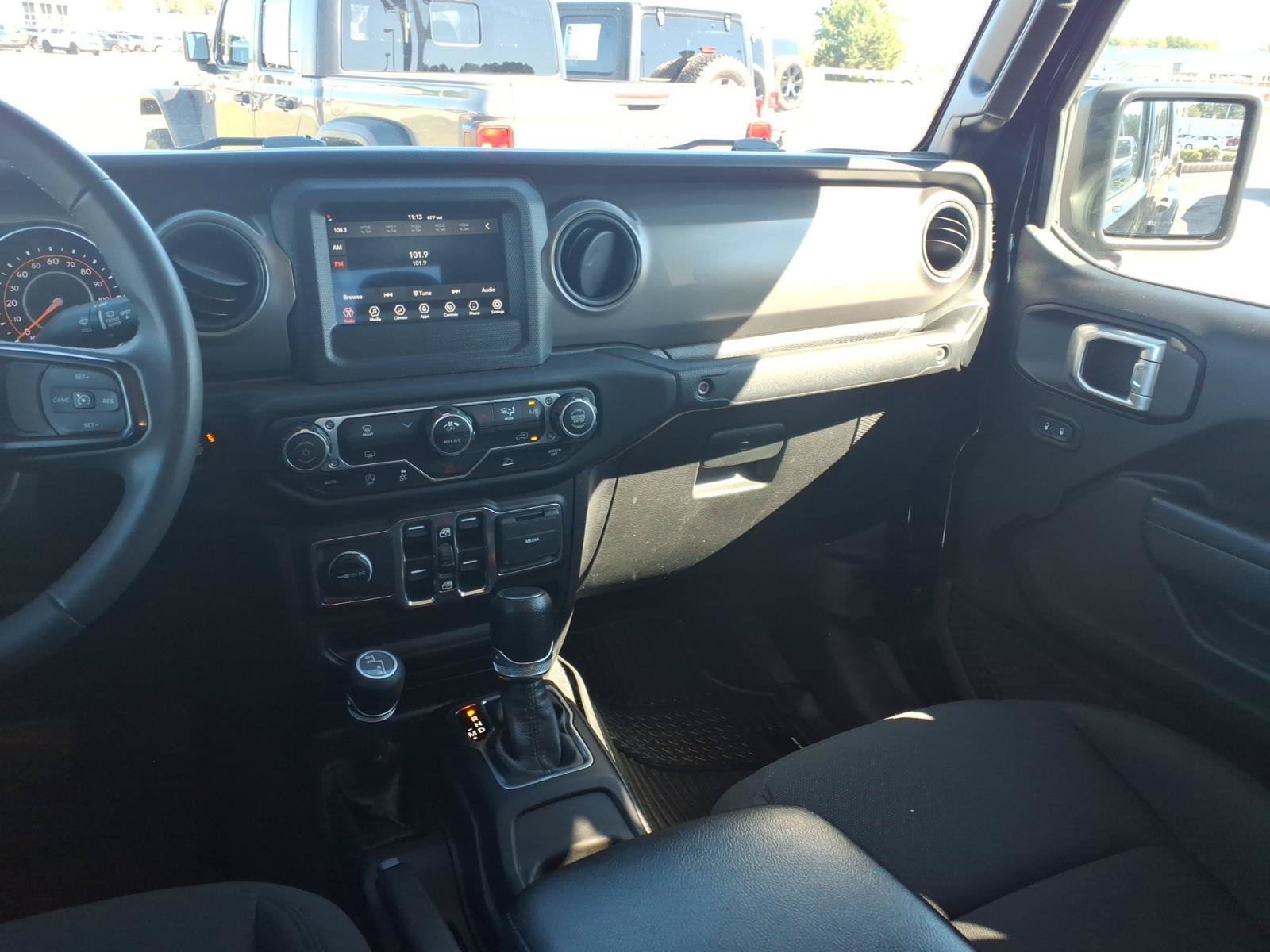 Used 2023 Jeep Gladiator Sport AWD/4WD image 12