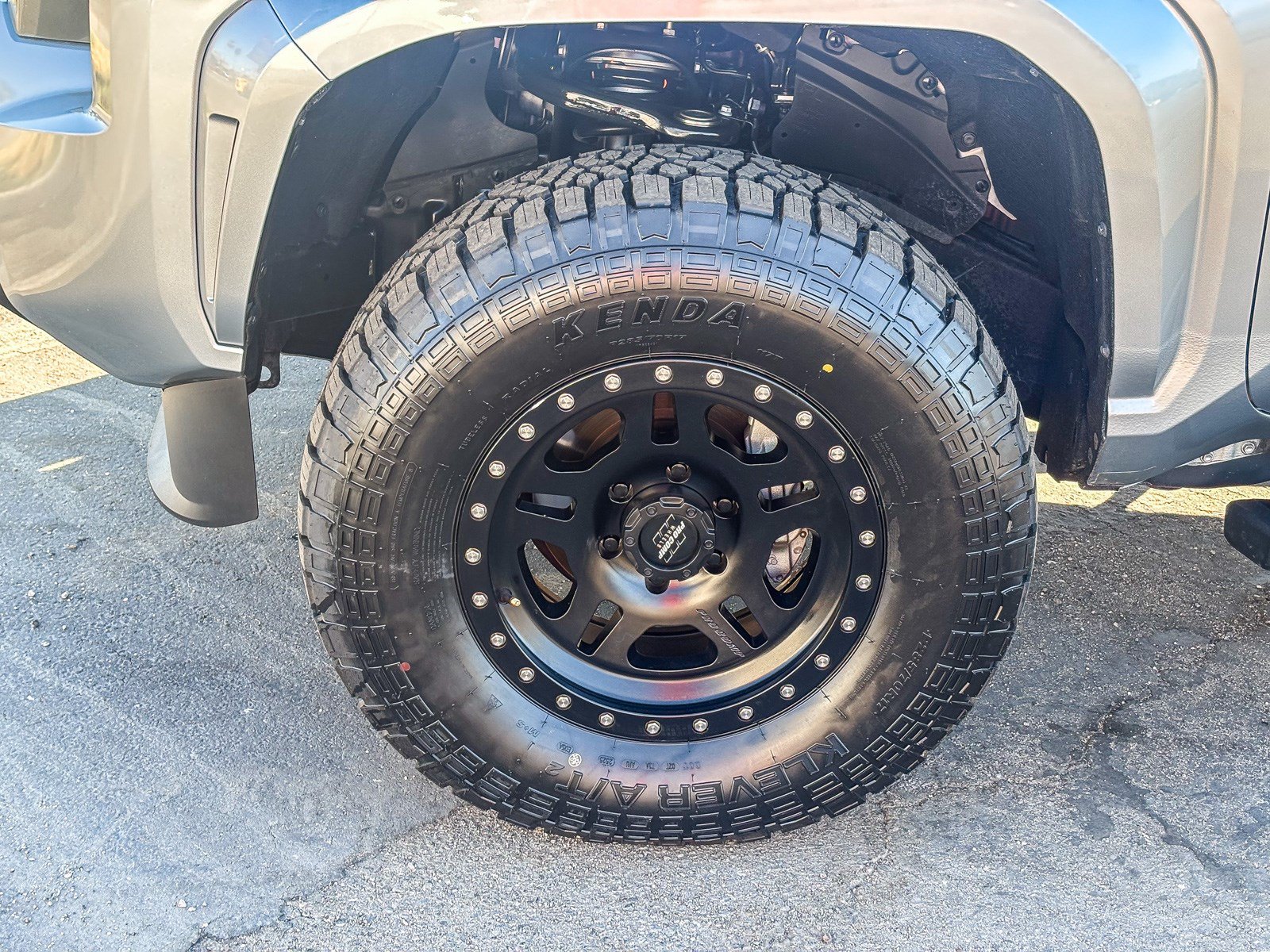Used 2025 Toyota Tacoma SR5 AWD/4WD image 12