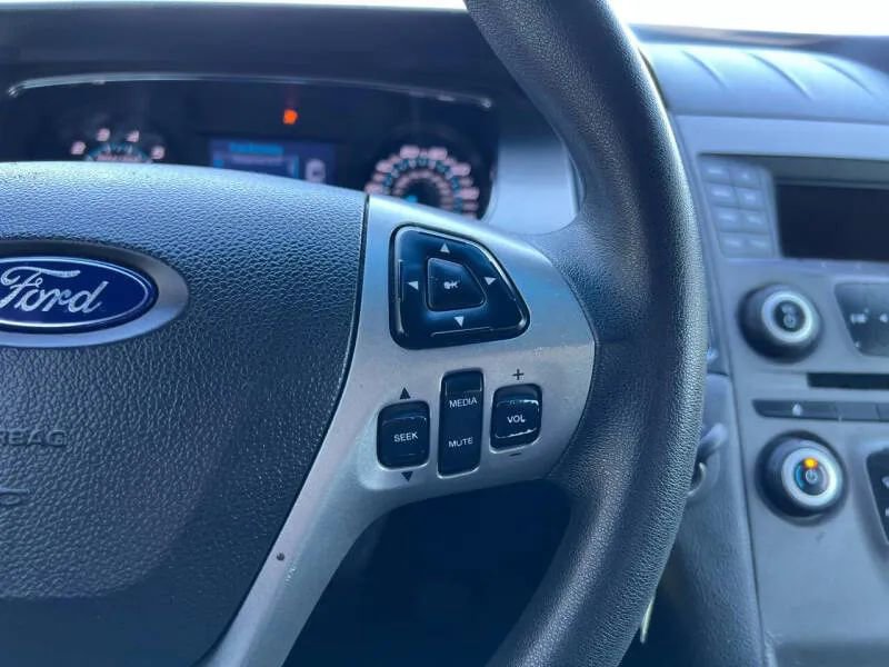 Used 2015 Ford Taurus SEL image 21