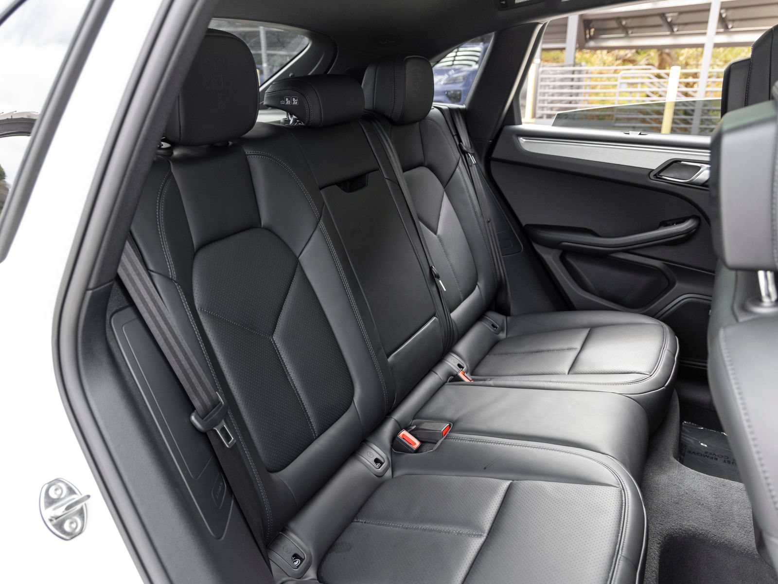 Certified 2026 Porsche Macan AWD/4WD image 60