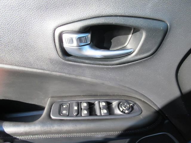 Used 2021 Jeep Compass Latitude FWD image 20